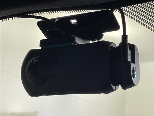 ヤリス ハイブリッドZ 純正ナビ バックカメラ ドライブレコーダー ETC ブラインドスポットモニタ アダプティブクルーズコントロール 前席シートヒーター クリアランスソナー オートハイビーム スマートキー プッシュスタート(8枚目)