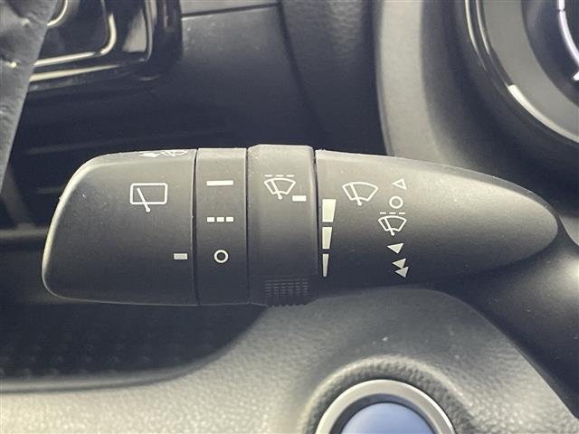 ヤリス ハイブリッドZ 純正ナビ バックカメラ ドライブレコーダー ETC ブラインドスポットモニタ アダプティブクルーズコントロール 前席シートヒーター クリアランスソナー オートハイビーム スマートキー プッシュスタート(26枚目)