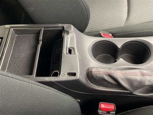 アクセラスポーツ １５Ｓ　純正ＳＤナビ　ＣＤ　ＤＶＤ　ＵＳＢ　Ｂｌｕｅｔｏｏｔｈ　ＡＵＸ　フルセグ　バックカメラ　ＥＴＣ　ドライブレコーダー　ステアリングスイッチ　革巻きステアリング　電動格納ミラー　スマートキー（9枚目）