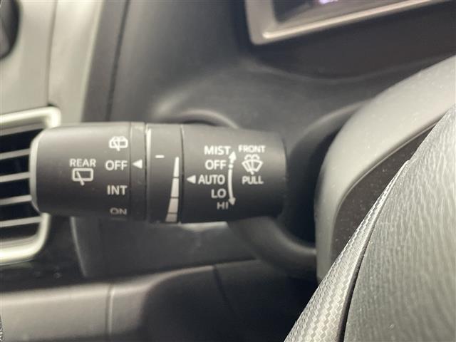 アクセラスポーツ １５Ｓ　純正ＳＤナビ　ＣＤ　ＤＶＤ　ＵＳＢ　Ｂｌｕｅｔｏｏｔｈ　ＡＵＸ　フルセグ　バックカメラ　ＥＴＣ　ドライブレコーダー　ステアリングスイッチ　革巻きステアリング　電動格納ミラー　スマートキー（11枚目）