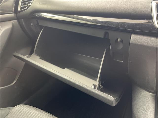 アクセラスポーツ １５Ｓ　純正ＳＤナビ　ＣＤ　ＤＶＤ　ＵＳＢ　Ｂｌｕｅｔｏｏｔｈ　ＡＵＸ　フルセグ　バックカメラ　ＥＴＣ　ドライブレコーダー　ステアリングスイッチ　革巻きステアリング　電動格納ミラー　スマートキー（18枚目）