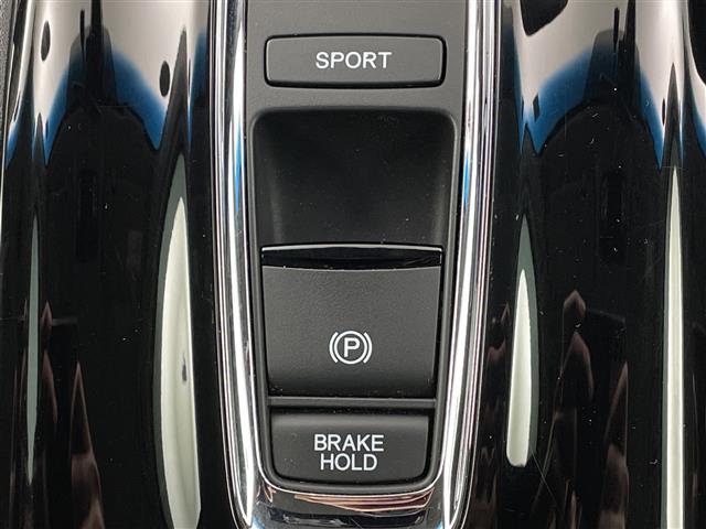 ヴェゼル ハイブリッド・ホンダセンシング　純正７インチナビ　ＣＤ　ＤＶＤ　Ｂｌｕｅｔｏｏｔｈ　フルセグ　バックカメラ　前後ドライブレコーダー　レーダークルーズコントロール　パドルシフト　ステアリングスイッチ　ＥＴＣ　レザーシート　スマートキー（8枚目）