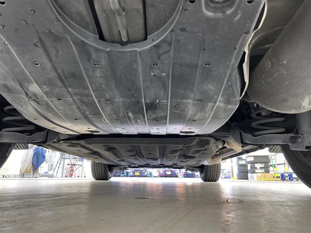 ヴェゼル ハイブリッド・ホンダセンシング　純正７インチナビ　ＣＤ　ＤＶＤ　Ｂｌｕｅｔｏｏｔｈ　フルセグ　バックカメラ　前後ドライブレコーダー　レーダークルーズコントロール　パドルシフト　ステアリングスイッチ　ＥＴＣ　レザーシート　スマートキー（40枚目）