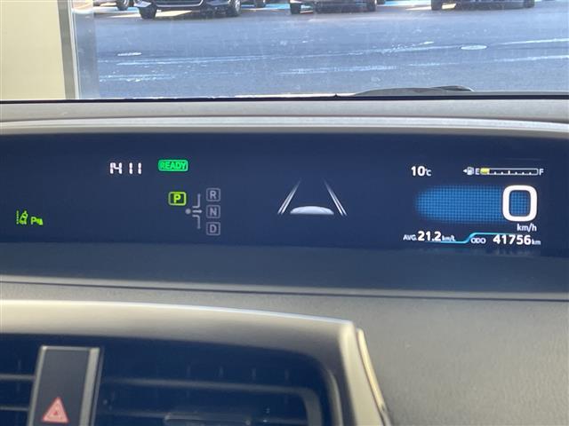 プリウス Ｓツーリングセレクション・ブラックエディション　メーカーナビ　フルセグＴＶ　Ｂｌｕｅｔｏｏｔｈ　追従型クルーズコントロール　レーンキープアシスト　ＡＣ１００Ｖ　シートヒーター　ステアリングリモコン　ビルトインＥＴＣ　純正フロアマット　電格ミラー（14枚目）