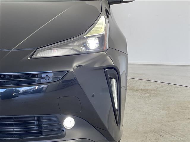 プリウス Ｓツーリングセレクション・ブラックエディション　メーカーナビ　フルセグＴＶ　Ｂｌｕｅｔｏｏｔｈ　追従型クルーズコントロール　レーンキープアシスト　ＡＣ１００Ｖ　シートヒーター　ステアリングリモコン　ビルトインＥＴＣ　純正フロアマット　電格ミラー（40枚目）