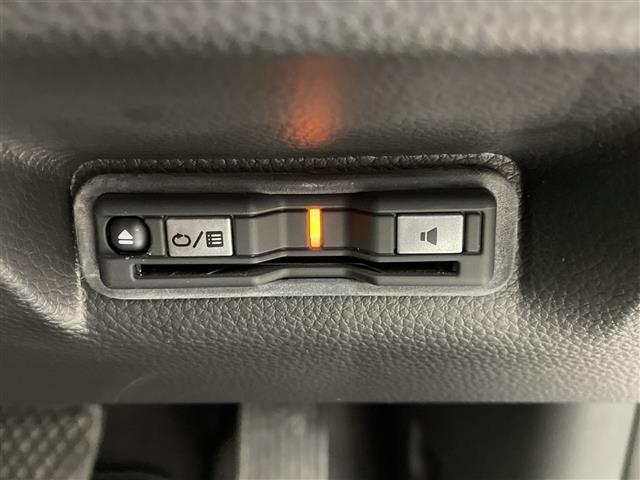 ステップワゴン ｅ：ＨＥＶスパーダ　プレミアムライン　１５．６インチフリップダウンモニター　１１．４インチディーラーオプションナビ　ＣＤ　ＤＶＤ　Ｂｌｕｅｔｏｏｔｈ　ＵＳＢ　フルセグ　全周囲カメラ　両側パワースライドドア　ホンダセンシング　シートヒーター（11枚目）