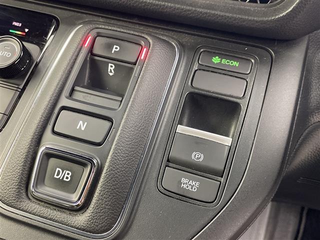 ステップワゴン ｅ：ＨＥＶスパーダ　プレミアムライン　１５．６インチフリップダウンモニター　１１．４インチディーラーオプションナビ　ＣＤ　ＤＶＤ　Ｂｌｕｅｔｏｏｔｈ　ＵＳＢ　フルセグ　全周囲カメラ　両側パワースライドドア　ホンダセンシング　シートヒーター（18枚目）