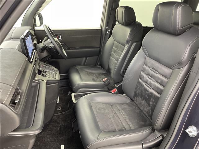 ステップワゴン ｅ：ＨＥＶスパーダ　プレミアムライン　１５．６インチフリップダウンモニター　１１．４インチディーラーオプションナビ　ＣＤ　ＤＶＤ　Ｂｌｕｅｔｏｏｔｈ　ＵＳＢ　フルセグ　全周囲カメラ　両側パワースライドドア　ホンダセンシング　シートヒーター（23枚目）