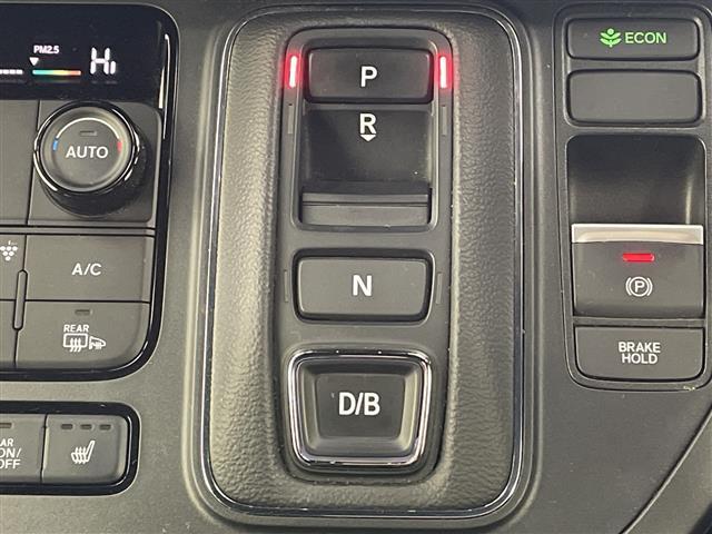 ステップワゴン ｅ：ＨＥＶスパーダ　純正１１型ナビ　フリップダウンモニター　バックカメラ　ブラインドスポットモニター　ドライブレコーダー　ＥＴＣ　両側パワースライドドア　ハーフレザーシート　シートヒーター　レーダークルーズコントロール（13枚目）