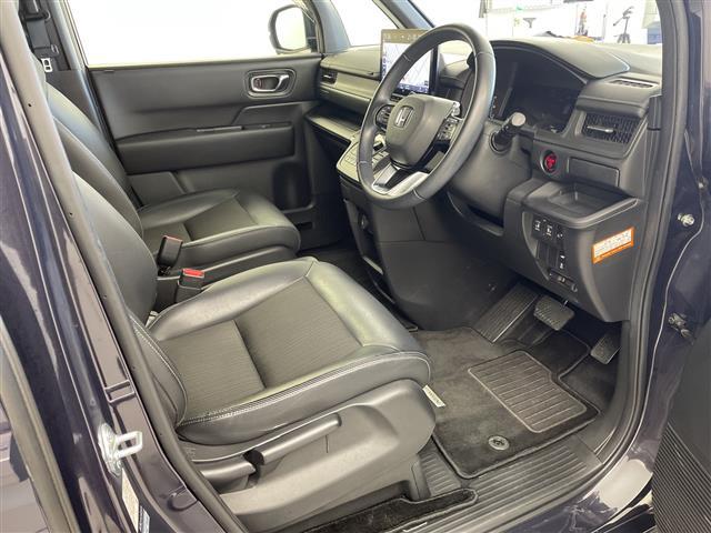 ステップワゴン ｅ：ＨＥＶスパーダ　純正１１型ナビ　フリップダウンモニター　バックカメラ　ブラインドスポットモニター　ドライブレコーダー　ＥＴＣ　両側パワースライドドア　ハーフレザーシート　シートヒーター　レーダークルーズコントロール（22枚目）