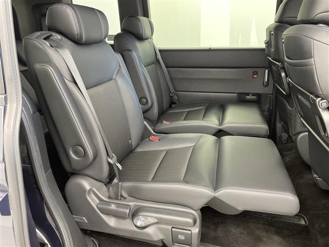 ステップワゴン ｅ：ＨＥＶスパーダ　純正１１型ナビ　フリップダウンモニター　バックカメラ　ブラインドスポットモニター　ドライブレコーダー　ＥＴＣ　両側パワースライドドア　ハーフレザーシート　シートヒーター　レーダークルーズコントロール（23枚目）