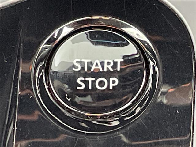 ノート Ｘ　エマージェンシーブレーキ　ＫＥＮＷＯＯＤナビ　ステアリングスイッチ　プッシュスタート　スマートキー　スペアキー　電子パーキングブレーキ　オートホールド　オートＬＥＤヘッドライト　前方ドラレコ（8枚目）