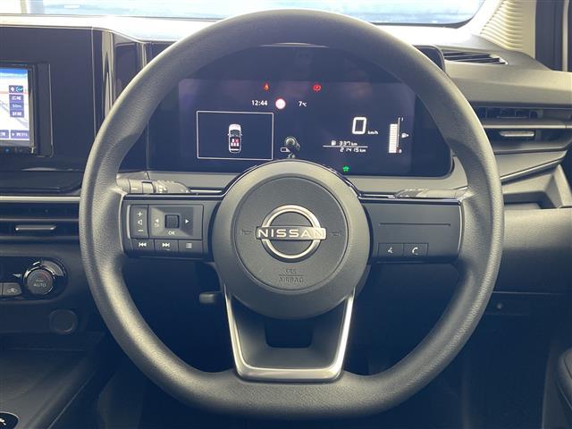 ノート Ｘ　エマージェンシーブレーキ　ＫＥＮＷＯＯＤナビ　ステアリングスイッチ　プッシュスタート　スマートキー　スペアキー　電子パーキングブレーキ　オートホールド　オートＬＥＤヘッドライト　前方ドラレコ（12枚目）