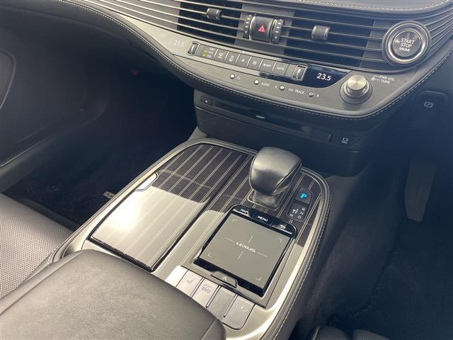 ＬＳ ＬＳ５００　Ｉパッケージ　サンルーフ　全方位モニター　ブラインドスポットモニター　ヘッドアップディスプレイ　純正ナビ　革シート　シートヒーター　エアシート　シートメモリ　ＥＴＣ２．０　オートハイビーム　ハンドルヒーター　ＬＥＤ（12枚目）