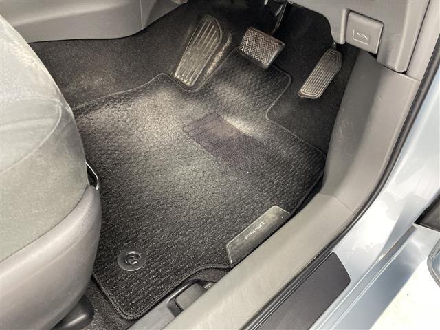 プリウスアルファ Ｇ　純正メモリーナビ　ＴＶ／Ｂｌｕｅｔｏｏｔｈ　クルーズコントロール　エンジンスタートボタン　ビルトインＥＴＣ　電格ミラー　ステアリングリモコン　ＡＡＣ　オートライト　ドライブレコーダー　スマートキー（23枚目）