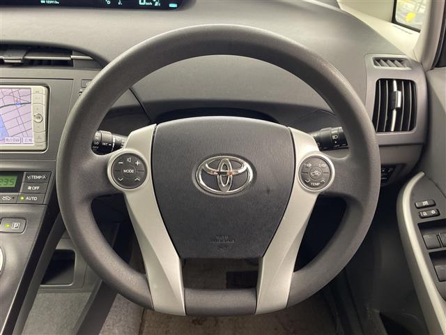 プリウス Ｓ　純正ナビ　ＴＶ　バックモニター　ビルトインＥＴＣ　オートライト　オートエアコン　スマートキー　プッシュスタート　電格ミラー　純正フロアマット　純正ドアバイザー　エンジンスタートボタン（3枚目）