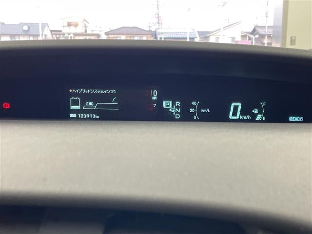 プリウス Ｓ　純正ナビ　ＴＶ　バックモニター　ビルトインＥＴＣ　オートライト　オートエアコン　スマートキー　プッシュスタート　電格ミラー　純正フロアマット　純正ドアバイザー　エンジンスタートボタン（7枚目）