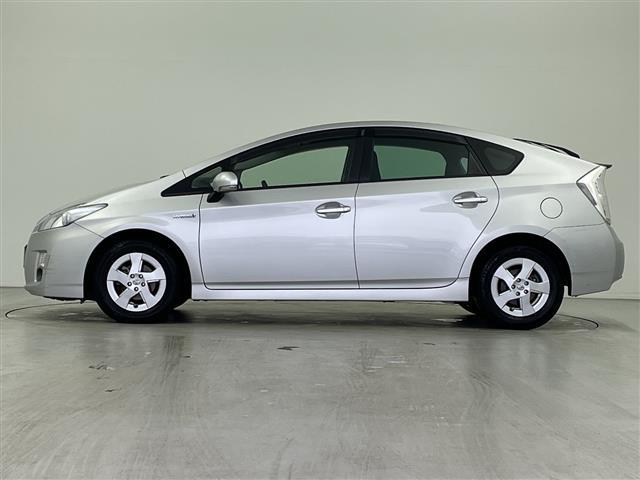 プリウス Ｓ　純正ナビ　ＴＶ　バックモニター　ビルトインＥＴＣ　オートライト　オートエアコン　スマートキー　プッシュスタート　電格ミラー　純正フロアマット　純正ドアバイザー　エンジンスタートボタン（31枚目）