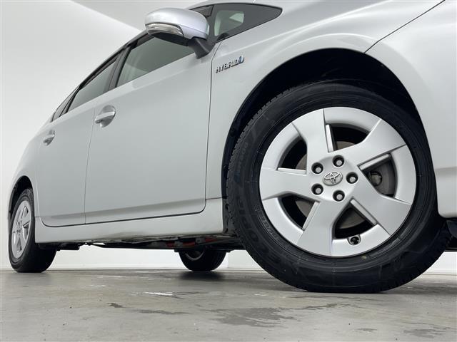 プリウス Ｓ　純正ナビ　ＴＶ　バックモニター　ビルトインＥＴＣ　オートライト　オートエアコン　スマートキー　プッシュスタート　電格ミラー　純正フロアマット　純正ドアバイザー　エンジンスタートボタン（37枚目）