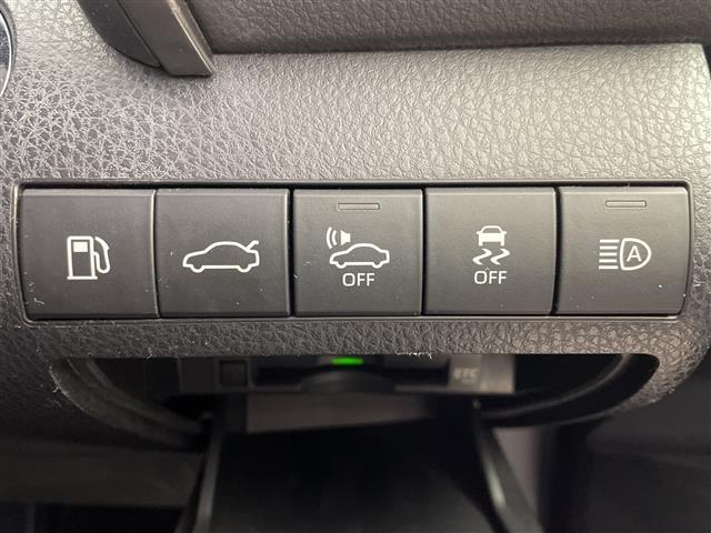 カムリ Ｇレザーパッケージ　メーカーナビ　フルセグＴＶ　Ｂｌｕｅｔｏｏｔｈ　フルモデリスタエアロ　電子パーキング　ホールド機能　コーナーセンサー　ビルトインＥＴＣ　純正ドラレコ　純正アルミホイール　ＬＥＤヘッドライト　Ｂカメ（17枚目）