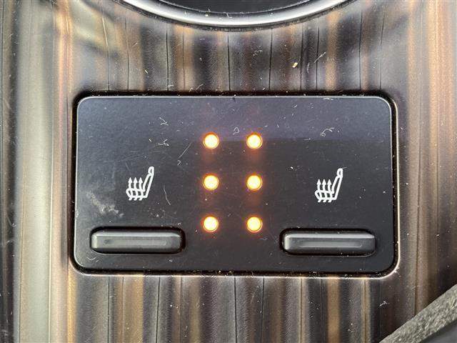 カムリ Ｇレザーパッケージ　メーカーナビ　フルセグＴＶ　Ｂｌｕｅｔｏｏｔｈ　フルモデリスタエアロ　電子パーキング　ホールド機能　コーナーセンサー　ビルトインＥＴＣ　純正ドラレコ　純正アルミホイール　ＬＥＤヘッドライト　Ｂカメ（19枚目）