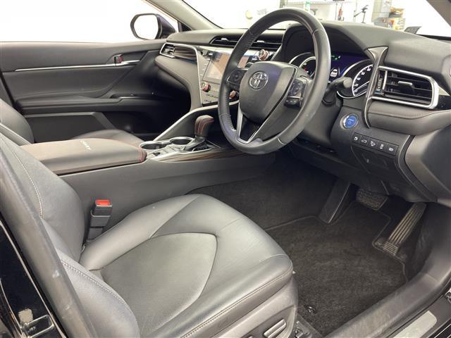 カムリ Ｇレザーパッケージ　メーカーナビ　フルセグＴＶ　Ｂｌｕｅｔｏｏｔｈ　フルモデリスタエアロ　電子パーキング　ホールド機能　コーナーセンサー　ビルトインＥＴＣ　純正ドラレコ　純正アルミホイール　ＬＥＤヘッドライト　Ｂカメ（27枚目）