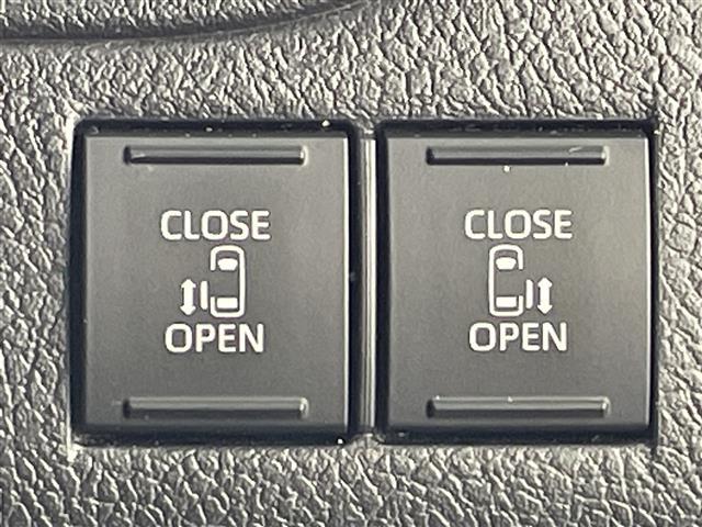 グランエース プレミアム　オプションブラックレザーシート　メーカーディスプレオーディオ　フルセグＴＶ　純正フリップダウンモニター　パノラミックビューモニター　デジタルインナーミラー　両側パワースライドドア　セーフティセンス（21枚目）