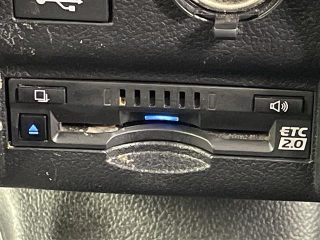 グランエース プレミアム　オプションブラックレザーシート　メーカーディスプレオーディオ　フルセグＴＶ　純正フリップダウンモニター　パノラミックビューモニター　デジタルインナーミラー　両側パワースライドドア　セーフティセンス（23枚目）