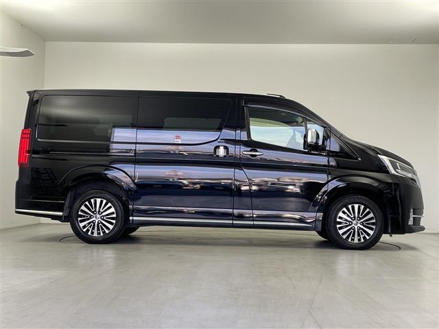 グランエース プレミアム　オプションブラックレザーシート　メーカーディスプレオーディオ　フルセグＴＶ　純正フリップダウンモニター　パノラミックビューモニター　デジタルインナーミラー　両側パワースライドドア　セーフティセンス（36枚目）