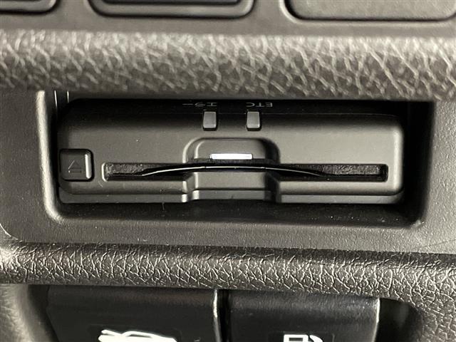 エクストレイル ２０Ｘｉ　Ｖセレクション　純正９インチナビ　Ｂｌｕｅｔｏｏｔｈ　Ｂｌｕ－ｒａｙ　フルセグ　全周囲カメラ　インテリジェントルームミラー　プロパイロット　エマージェンシーブレーキ　レーンキープアシスト　クリアランスソナー（11枚目）