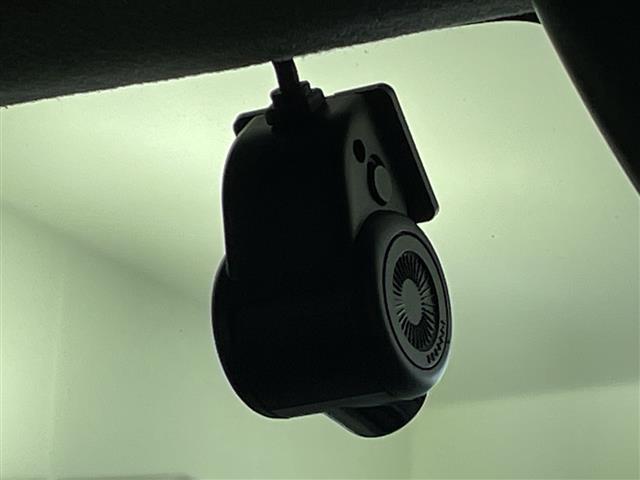 トール カスタムＧ　アルパイン９型ナビ　フルセグ　Ｂｌｕｅｔｏｏｔｈ　ＣＤ　ＤＶＤ　ＵＳＢ　ＨＤＭＩ　全周囲カメラ　両側電動スライドドア　スマートアシスト　衝突軽減　レーンキープアシスト　レーダークルーズコントロール（9枚目）