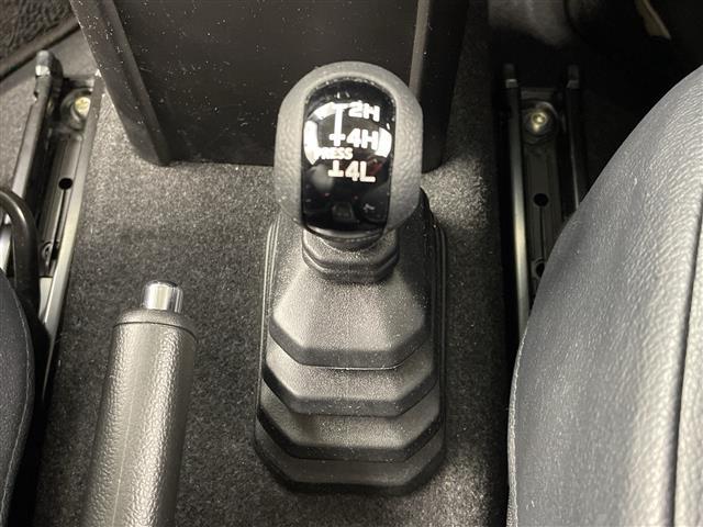 ジムニーシエラ ＪＣ　カロッツェリア８インチナビ　ＣＤ　ＤＶＤ　フルセグ　Ｂｌｕｅｔｏｏｔｈ　ＨＤＭＩ　ＡｐｐｌｅＣａｒＰｌａｙ　バックカメラ　クルーズコントロール　ステアリングスイッチ　前席シートヒーター　レザーカバー（9枚目）