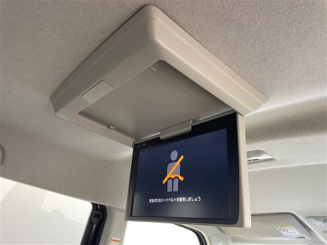 ルーミー カスタムＧ　純正９型ナビ　純正１２型フリップダウンモニター　純正ダブルツイーターサウンドシステム　ドライブレコーダー　両側パワースライドドア　コーナーセンサー　スマートアシスト　バックモニター　ビルトインＥＴＣ（4枚目）