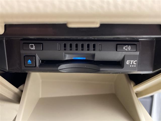 カムリ Gレザーパッケージ 純正オーディオ フルセグTV Bluetooth LEDヘッドライト オートライトオ オートマチックハイビーム レーダークルーズコントロール レーンキープアシスト シートヒーター 電子パーキング(8枚目)