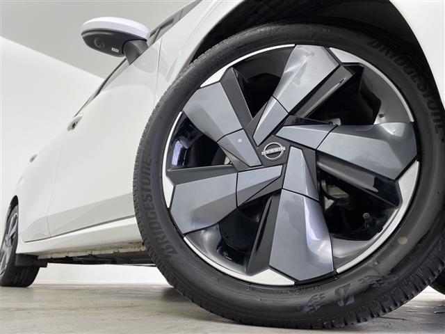 オーラ Ｇ　レザーエディション　禁煙　純正ナビ　フルセグ　ＢＯＳＥサウンド　エマージェンシーブレーキ　アラウンドビューモニター　デジタルインナーミラー　クリアランスソナー　ステアリングヒーター　シートヒーター　ＥＴＣ（39枚目）