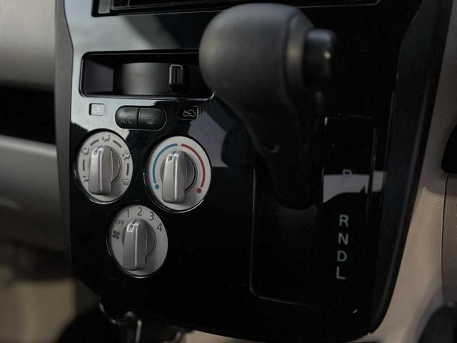 eKワゴン E ドライブレコーダー CD再生 シートヒーター 社外14インチアルミホイール ベンチシート シートヒーター マニュアルエアコン 禁煙車(12枚目)