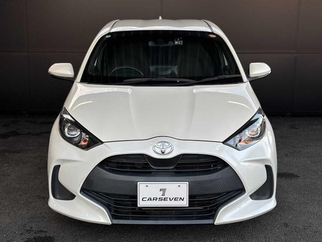 ヤリス Ｇ　純正メモリーナビ　Ｂｌｕｅｔｏｏｔｈ接続　バックカメラ　ドライブレコーダー　ＥＴＣ　社外１５インチアルミホイール　ＬＥＤライト　フルオートエアコン　スマートキー　サイドカーテンエアバッグ　禁煙車（3枚目）