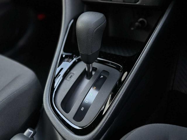 ヤリス Ｇ　純正メモリーナビ　Ｂｌｕｅｔｏｏｔｈ接続　バックカメラ　ドライブレコーダー　ＥＴＣ　社外１５インチアルミホイール　ＬＥＤライト　フルオートエアコン　スマートキー　サイドカーテンエアバッグ　禁煙車（17枚目）