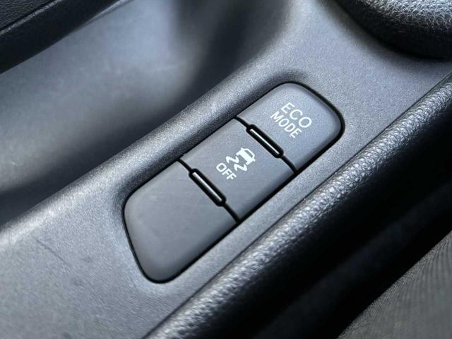 ヤリス Ｇ　純正メモリーナビ　Ｂｌｕｅｔｏｏｔｈ接続　バックカメラ　ドライブレコーダー　ＥＴＣ　社外１５インチアルミホイール　ＬＥＤライト　フルオートエアコン　スマートキー　サイドカーテンエアバッグ　禁煙車（18枚目）