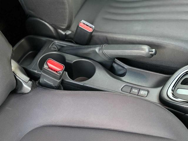 ヤリス Ｇ　純正メモリーナビ　Ｂｌｕｅｔｏｏｔｈ接続　バックカメラ　ドライブレコーダー　ＥＴＣ　社外１５インチアルミホイール　ＬＥＤライト　フルオートエアコン　スマートキー　サイドカーテンエアバッグ　禁煙車（19枚目）