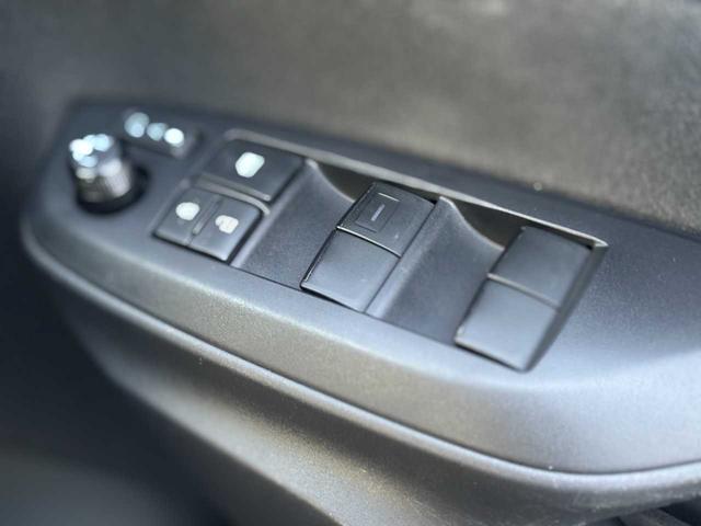 ヤリス Ｇ　純正メモリーナビ　Ｂｌｕｅｔｏｏｔｈ接続　バックカメラ　ドライブレコーダー　ＥＴＣ　社外１５インチアルミホイール　ＬＥＤライト　フルオートエアコン　スマートキー　サイドカーテンエアバッグ　禁煙車（27枚目）