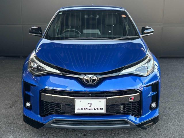 Ｃ－ＨＲ Ｓ　ＧＲスポーツ　ＴＲＤエアロパーツ　ＧＲドレスアップマフラー　純正メモリーナビ　Ｂｌｕｅｔｏｏｔｈ接続　バックカメラ　ＥＴＣ　ハーフレザーシート　１９インチアルミホイール　禁煙車（3枚目）