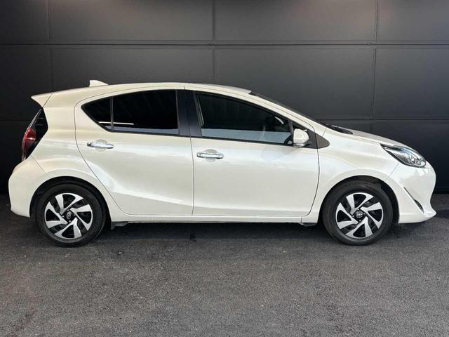 アクア Ｓスタイルブラック　当社レンタアップ車両　社外メモリーナビ　Ｂｌｕｅｔｏｏｔｈ接続　全方位カメラ　ドライブレコーダー　ＥＴＣ　フルオートエアコン　スマートキー　禁煙車（6枚目）