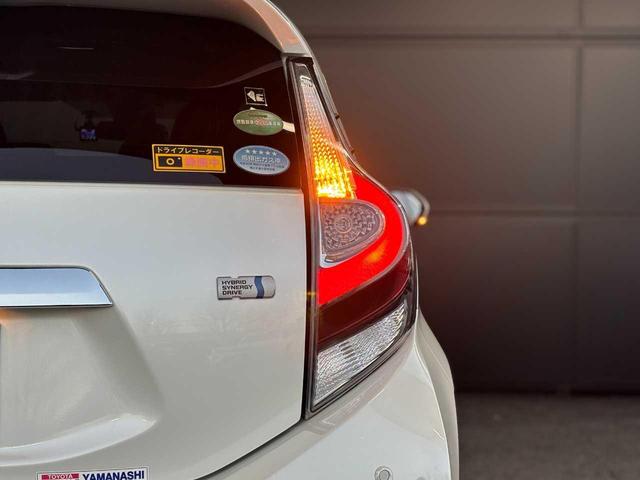 アクア Ｓスタイルブラック　当社レンタアップ車両　社外メモリーナビ　Ｂｌｕｅｔｏｏｔｈ接続　全方位カメラ　ドライブレコーダー　ＥＴＣ　フルオートエアコン　スマートキー　禁煙車（11枚目）