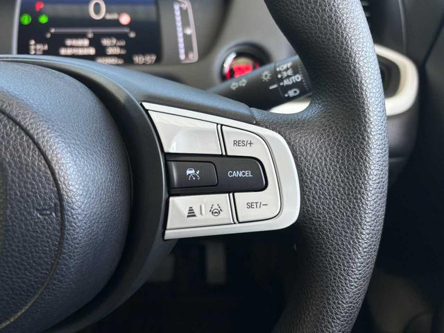 フィット ホーム 当社レンタアップ車両 ホンダセンシング 社外メモリーナビ Bluetooth接続 バックカメラ 前後ドライブレコーダー ETC 電子パーキングブレーキ スマートキー フルオートエアコン 禁煙車(26枚目)