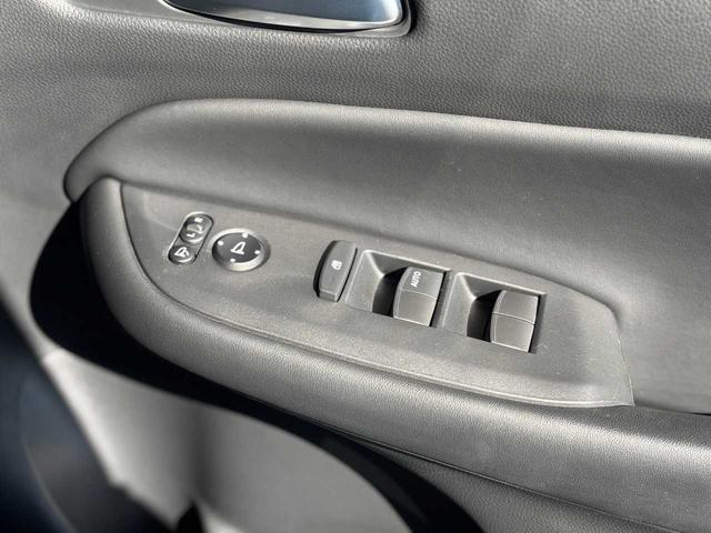 フィット ホーム 当社レンタアップ車両 ホンダセンシング 社外メモリーナビ Bluetooth接続 バックカメラ 前後ドライブレコーダー ETC 電子パーキングブレーキ スマートキー フルオートエアコン 禁煙車(29枚目)