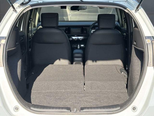 フィット ホーム 当社レンタアップ車両 ホンダセンシング 社外メモリーナビ Bluetooth接続 バックカメラ 前後ドライブレコーダー ETC 電子パーキングブレーキ スマートキー フルオートエアコン 禁煙車(33枚目)