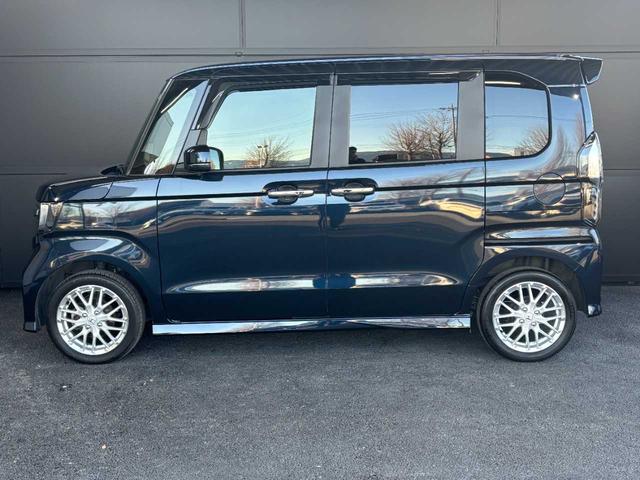 N-BOXカスタム Lターボ 4WD ホンダセンシング 純正メモリーナビ Bluetooth接続 CD/DVD再生 フルセグTV視聴 バックカメラ ETC 純正15インチアルミ 大型ルーフコンソール ワンオーナー 禁煙車(4枚目)