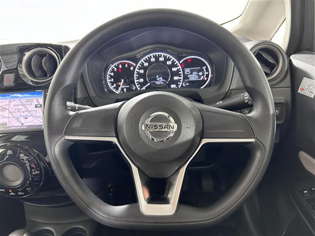 ノート Ｘ　ＤＩＧ－Ｓ　純正７型ナビ　衝突被害軽減　禁煙車　レーンキープアシスト　横滑り防止装置　バックカメラ　ＥＴＣ　オートエアコン　スマートキー　スペアキー　プッシュスタート　オートライト　ドライブレコーダ　オートライト（9枚目）