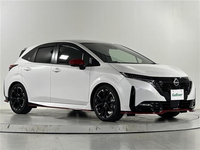 オーラ ニスモ　純正９インチナビ　全方位カメラ　衝突被害軽減装置　デジタルインナールームミラー　ドライブレコーダー　レーダークルーズコントロール　ビルトインＥＴＣ２．０　置くだけ充電　ＬＥＤヘッドライト　フォグライト（32枚目）
